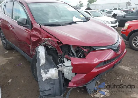 2018 Toyota Rav4 Le z USA, uszkodzony, nr VIN 2T3ZFREV0JW436178